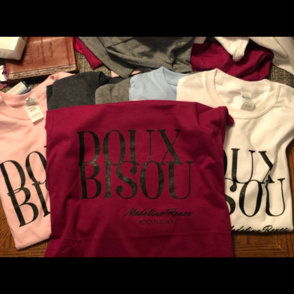 Doux Bisou T shirts